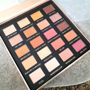 Iconic London Eyeshadow Palette.